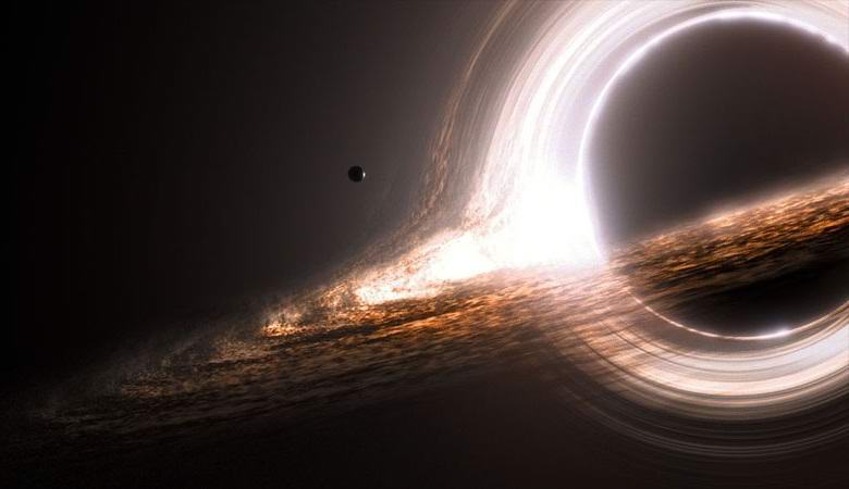 Les astronomes qui observent le trou noir ont promis de superbes nouvelles la semaine prochaine.