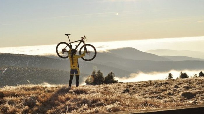 Le Britannique prévoit de faire le tour de la Terre à vélo dans 80 jours