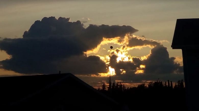 Le soleil noir sur le Canada a intrigué même les scientifiques. Le légendaire Nibiru s'est-il enfin révélé?