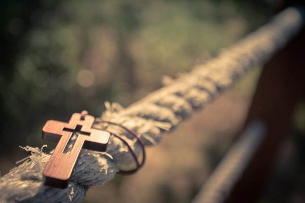 trouver une croix dans la rue 