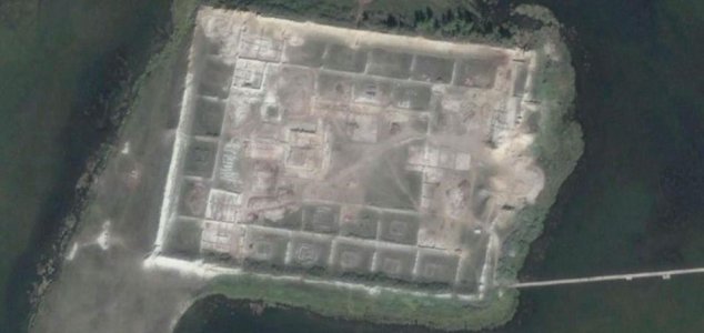 Les anciennes ruines de pierre en Sibérie sont toujours entourées de mystère