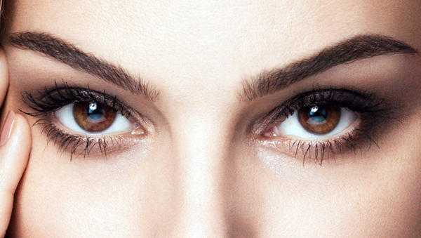 Les deux yeux démangent 