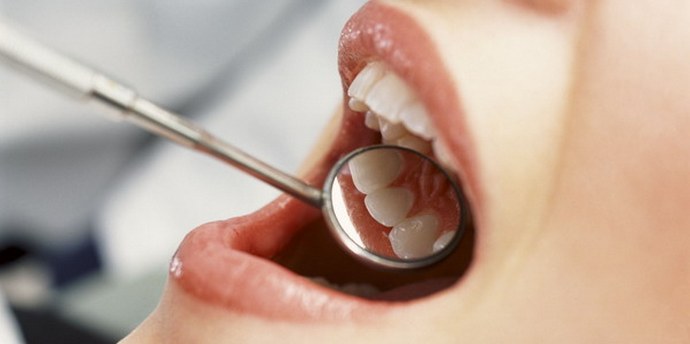 Comment maintenir des dents saines et solides?