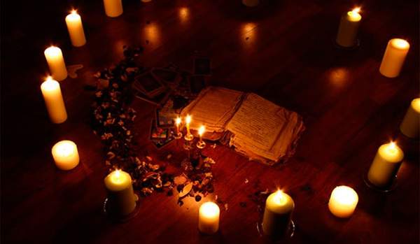 divination pour un rêve prophétique avec des bougies 