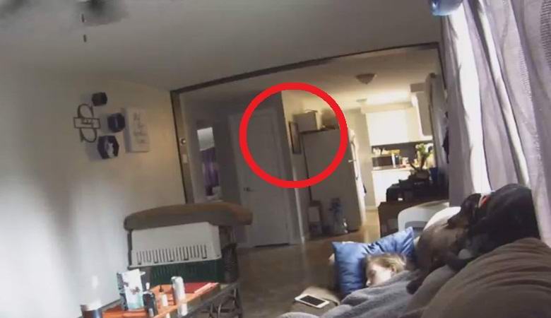 La caméra de surveillance a enregistré une activité surnaturelle dans la maison