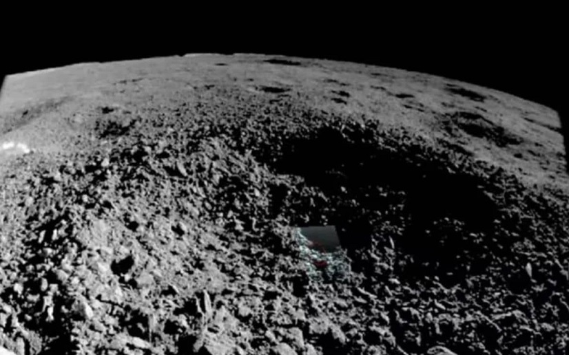 Le rover lunaire chinois a pris de nouvelles photos d'une substance obscure de l'autre côté de la lune.