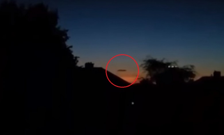 Un vaisseau extraterrestre au Royaume-Uni déguisé en nuage