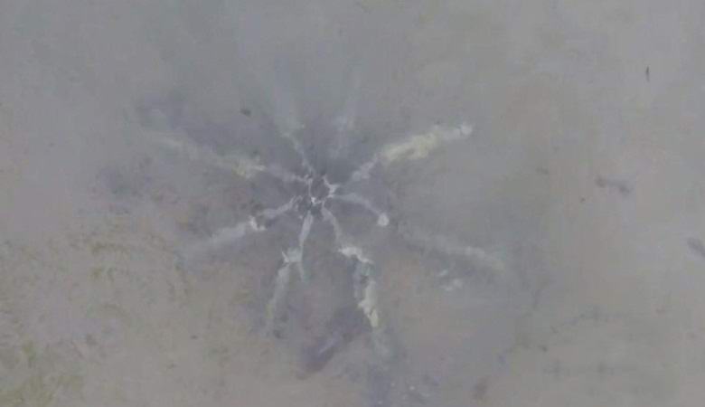 Un objet métallique non identifié trouvé sur une plage aux USA