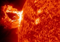 Une puissante tempête magnétique sur Terre est déclenchée par une éruption solaire. 
