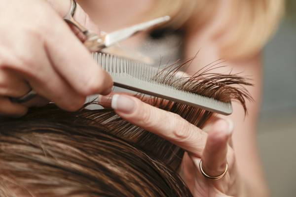 est-il possible de couper les cheveux avant la chirurgie 