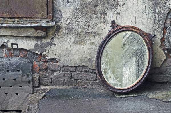 est-il possible de jeter un miroir dans la rue 