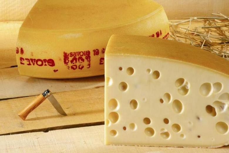 La musique affecte non seulement l'humeur et la santé d'une personne, mais même le goût du fromage