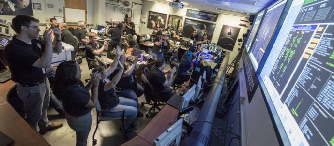 New Horizons prêt à transférer des données de la NASA sur la planète Pluton