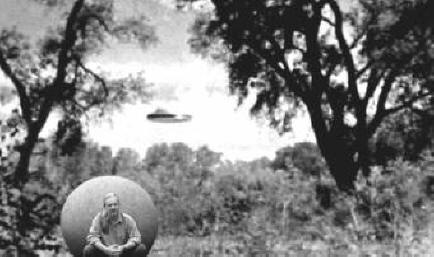 Les OVNIS dispersent des pierres annelées