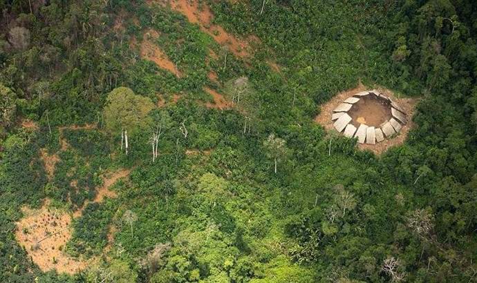 Des tribus sauvages trouvées qui n'ont jamais été en contact avec la civilisation