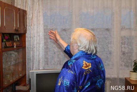 Un retraité de Penza harcèle un voleur de maison