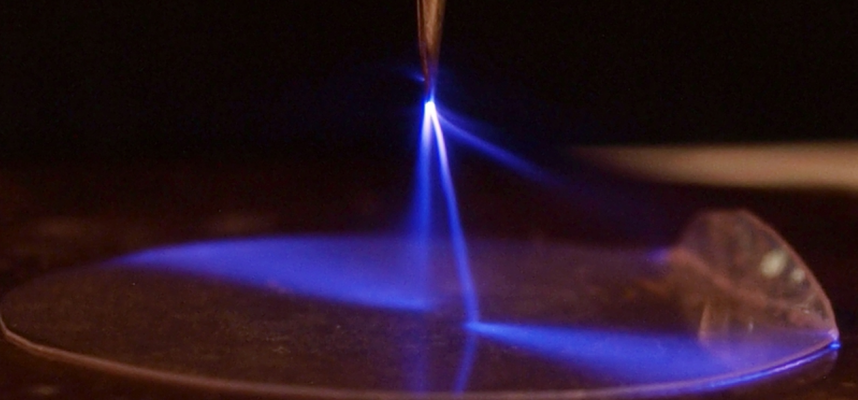 Le jet de plasma détruit le coronavirus sur n'importe quelle surface en quelques secondes 