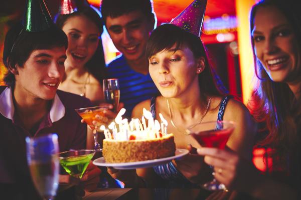 est-il possible de fêter un anniversaire à l'avance 