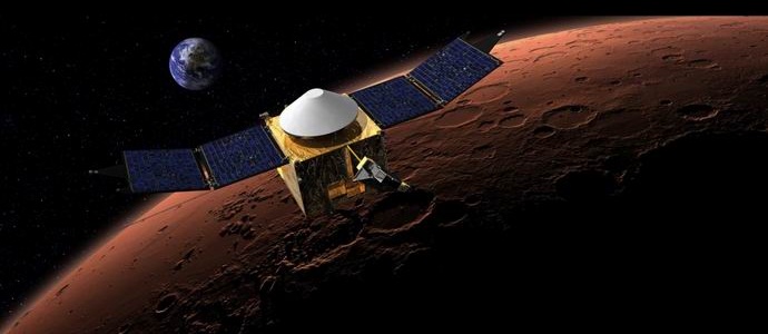 Aurore et poussière mystérieuse sur Mars