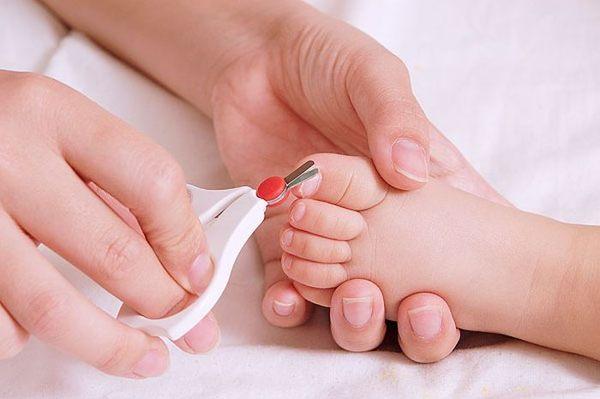 Signes sur la coupe des ongles par jour de la semaine 