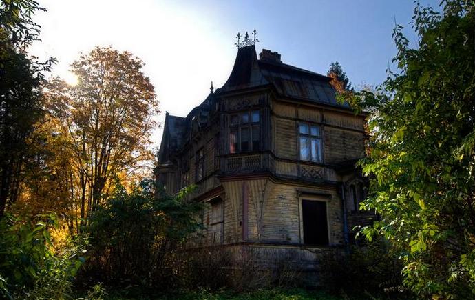 Le fantôme d'un homme est toujours apparu