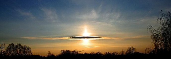 Nous continuons seulement à tirer sur les ovnis et à deviner les extraterrestres
