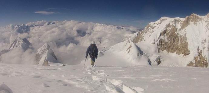 Les pionniers russes ont gravi la montagne rebelle népalaise