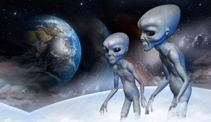 Des satellites russes et américains poussés par des extraterrestres?