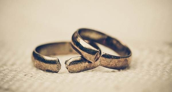 pourquoi une femme mariée rêve-t-elle d'une alliance cassée 