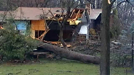 Un Américain a tourné une vidéo unique à partir d'un entonnoir de tornade