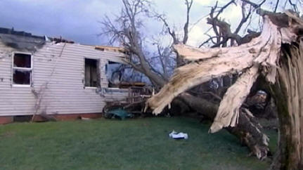 Un Américain a tourné une vidéo unique à partir d'un entonnoir de tornade
