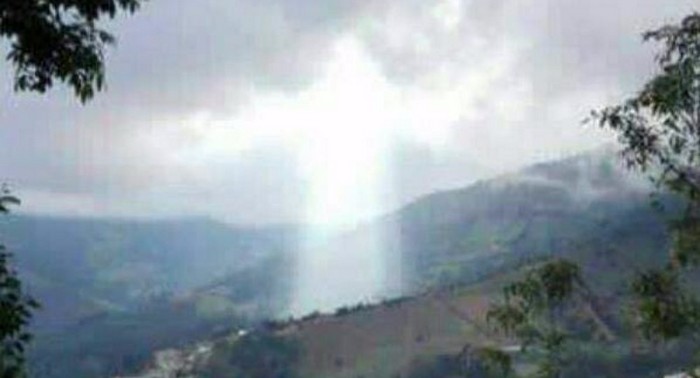 L'image de Jésus-Christ est apparue dans le ciel de la Colombie