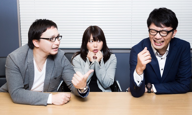 Au Japon, il était interdit aux femmes de porter des lunettes au travail