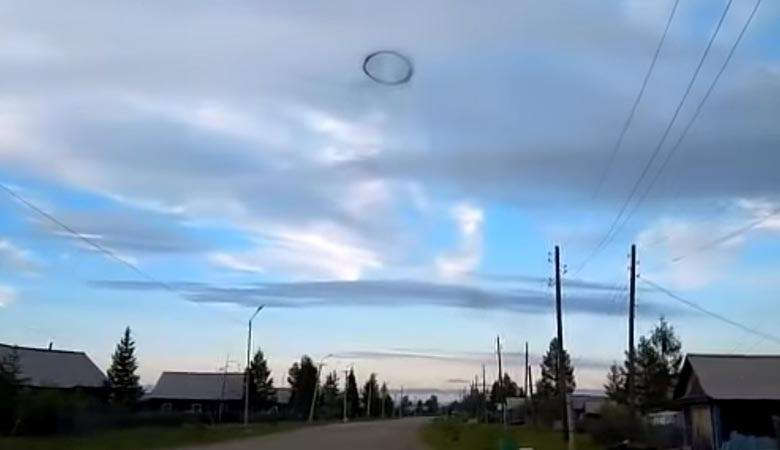 En Transbaikalia, un anneau noir incompréhensible a été aperçu au-dessus du sol