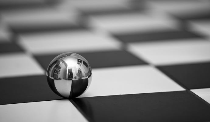 Le phénomène mystérieux d'une balle qui roule