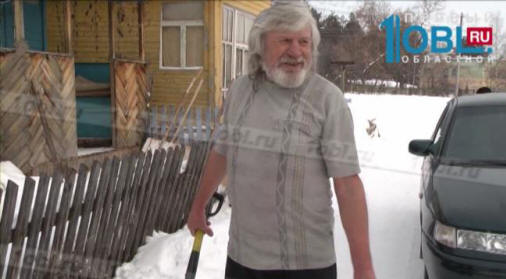 Un habitant de Katav-Ivanovsk marche tout l'hiver uniquement en T-shirt