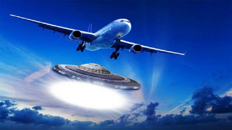 Une résidente de Samara a tiré sur un OVNI chassant l'avion dans lequel elle a volé